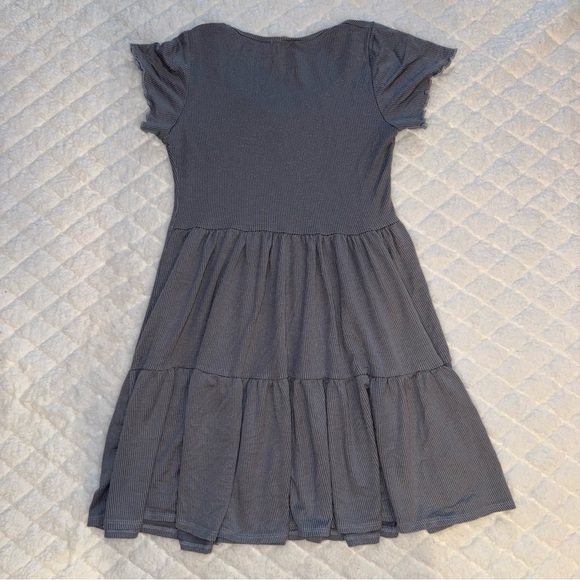 Gray Short Sleeve Ruffle Dress - Picture 2 of 3